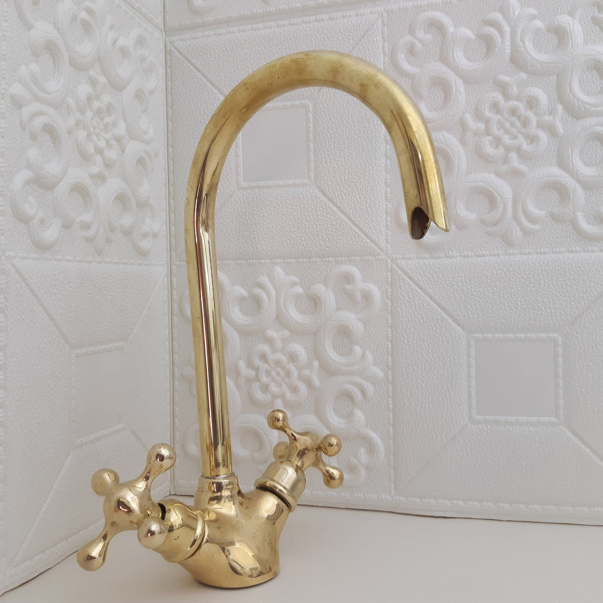 Simplistic Faucet from Solid Brass with Gooseneck Hot Cold Double