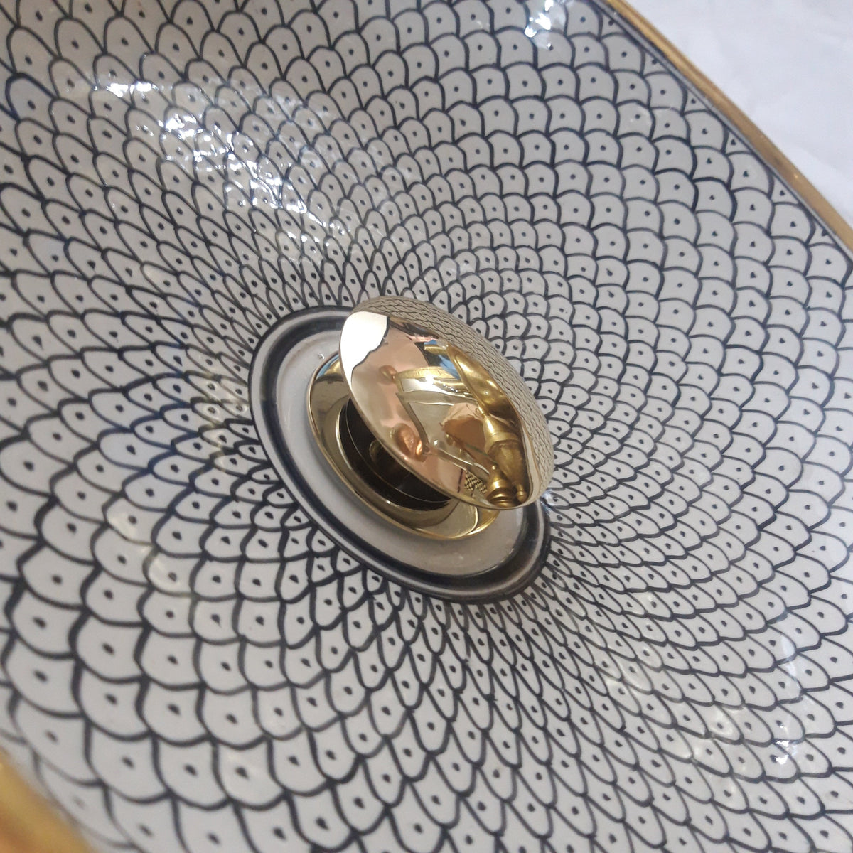 Solid Brass Pop-Up Sink Drain: Push Button Stopper