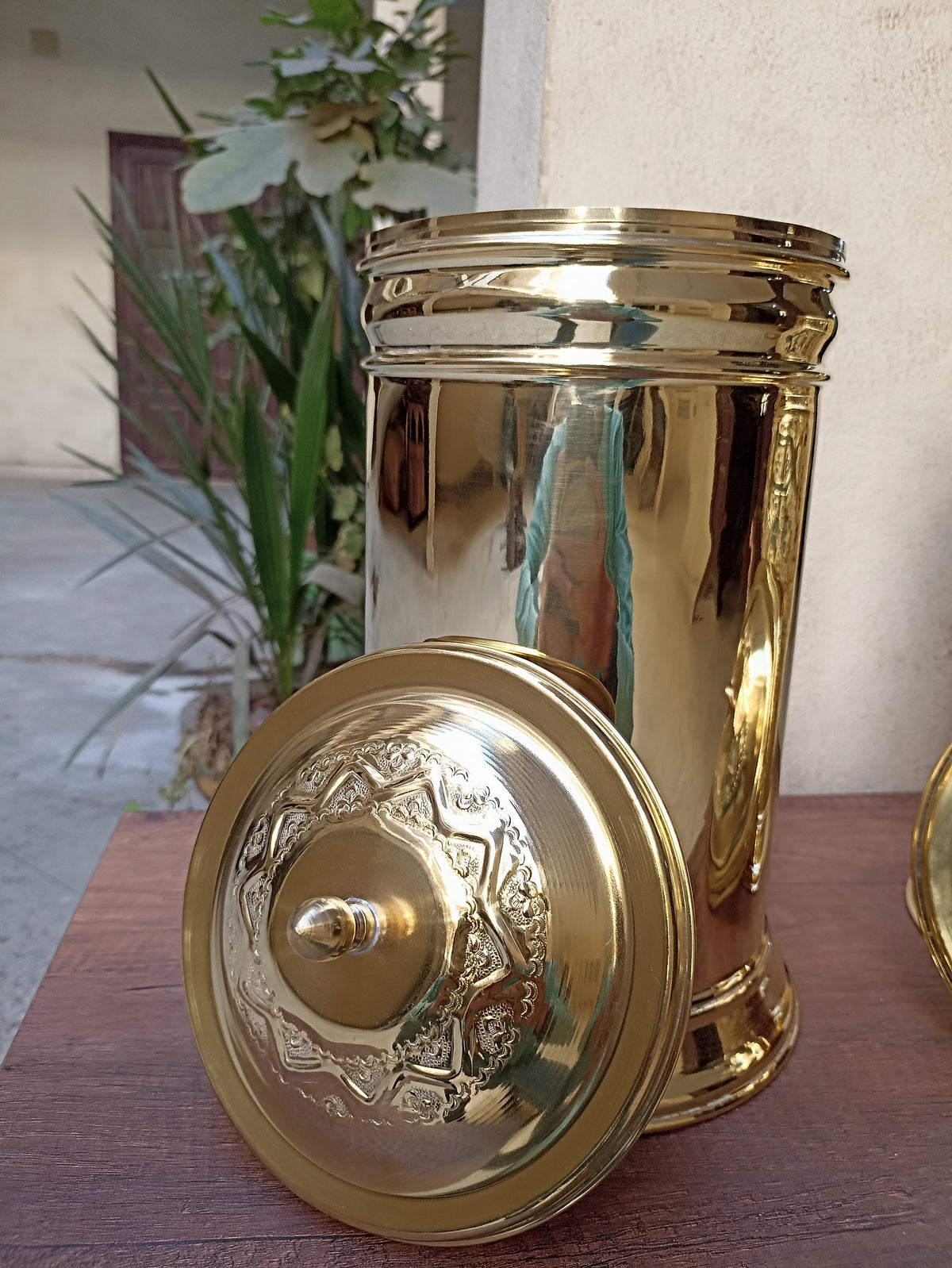 Elegant Moroccan Brass Bathroom Storage Basket & Engraved Waste Paper Bin - Exquisite Brass Decor for Your Bathroom - Unique Accessories