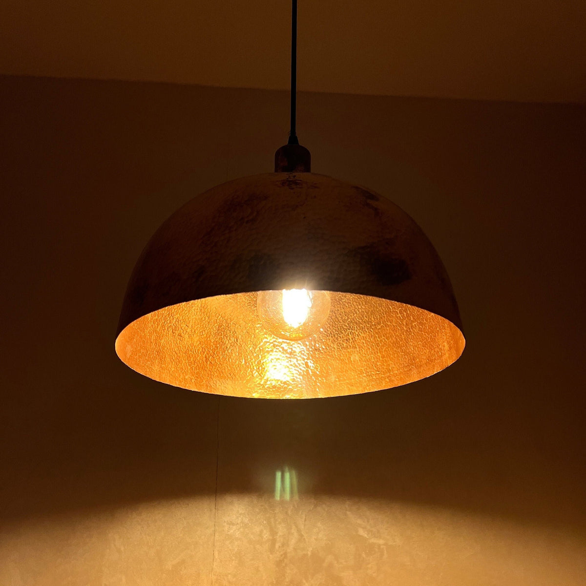 Handcrafted Copper Hammered Dome Pendant Light: Elegant Ceiling Fixture