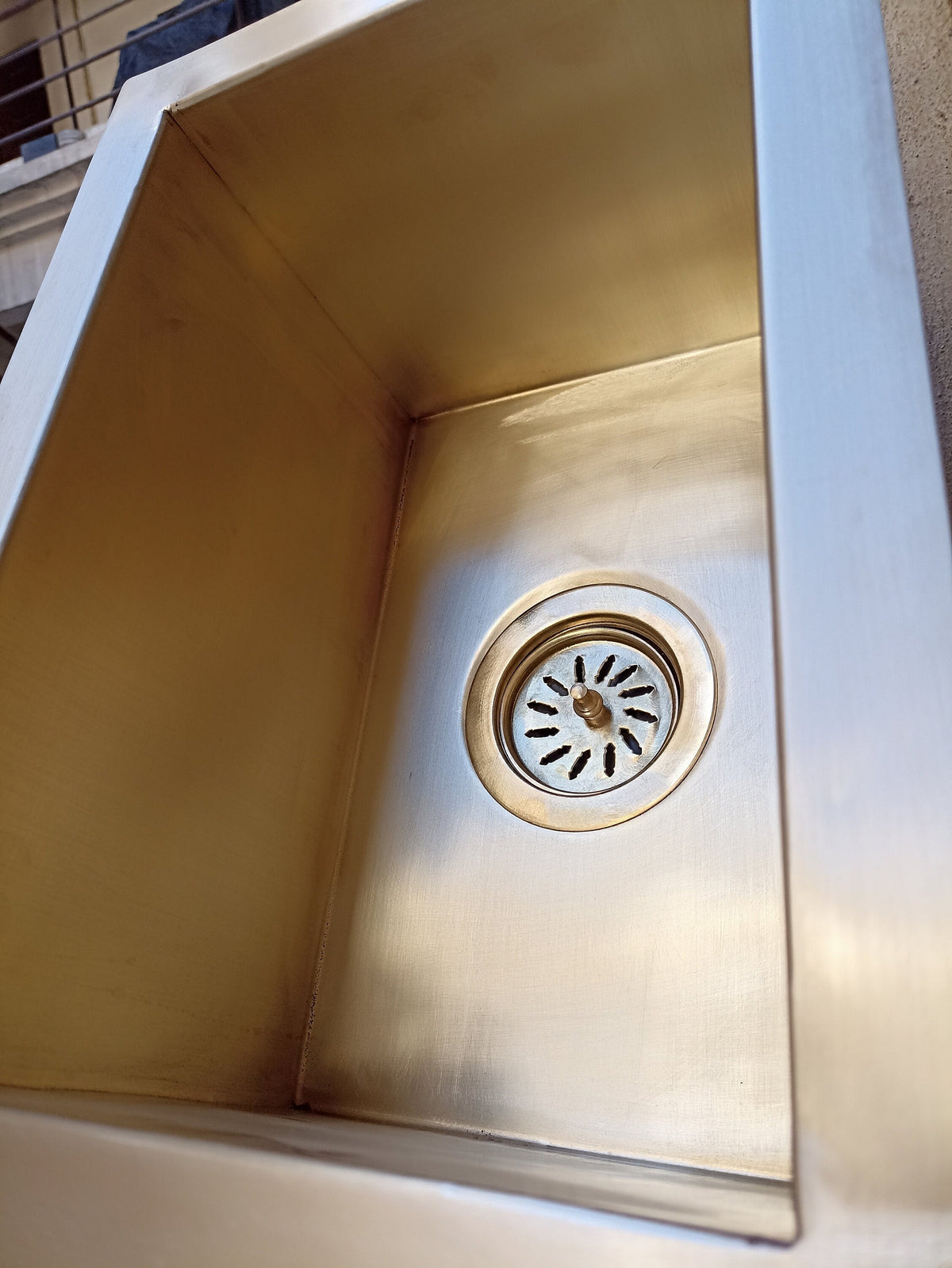 Brushed brass finish