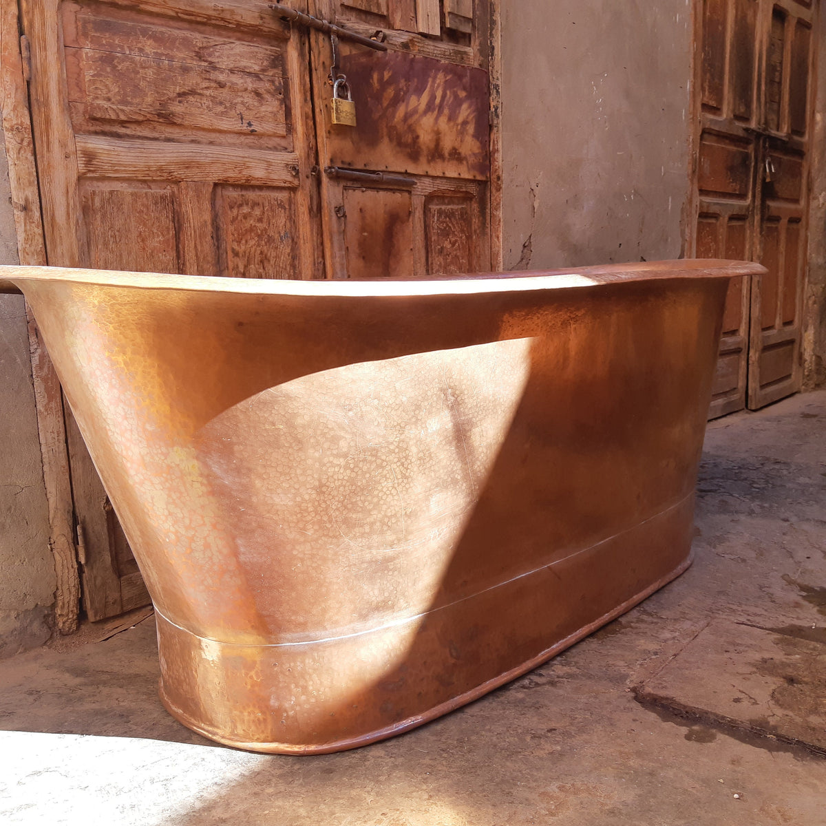 Hammered Copper Slipper Bathtub
