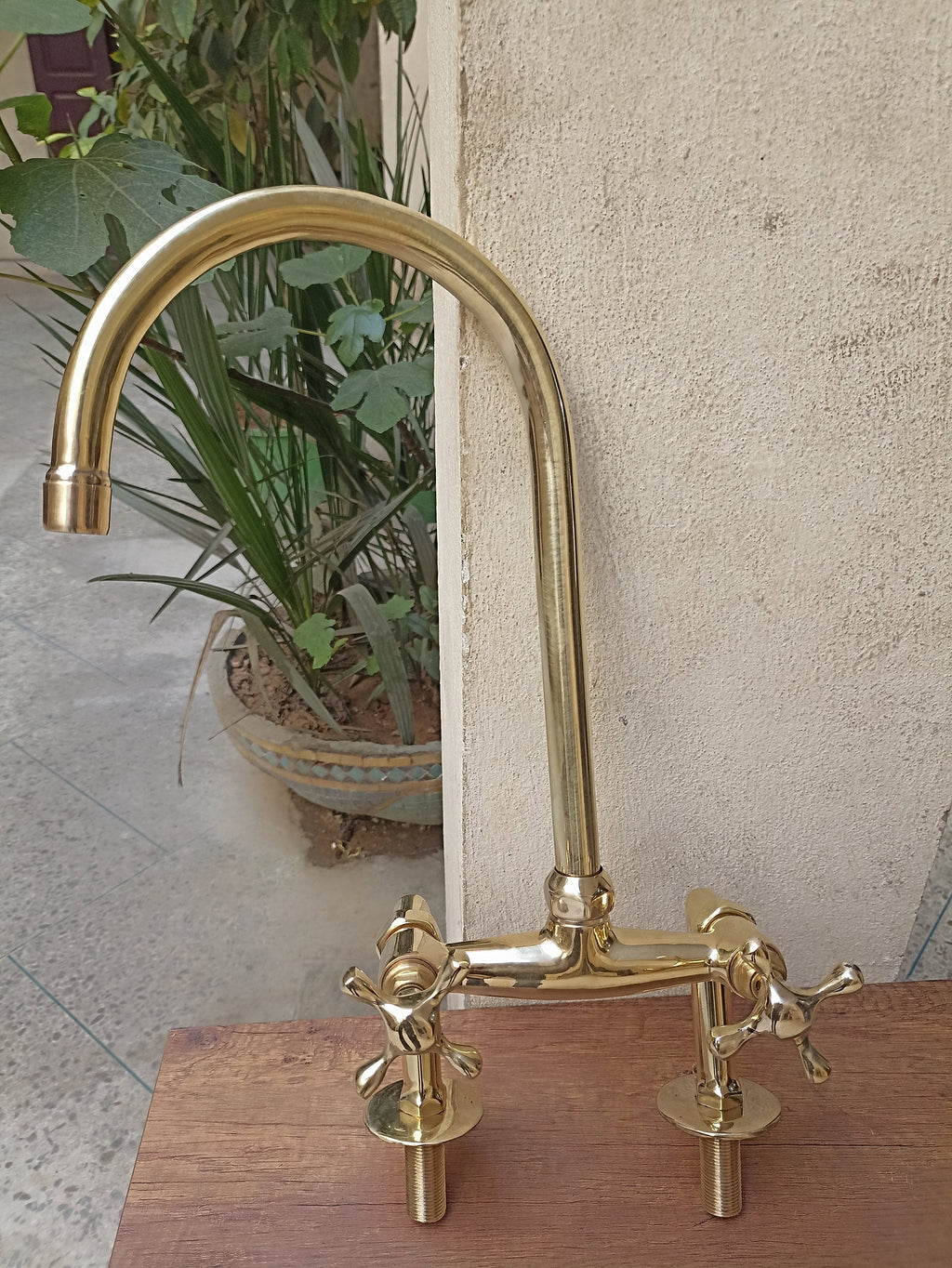 Brass bridge kitchen faucet