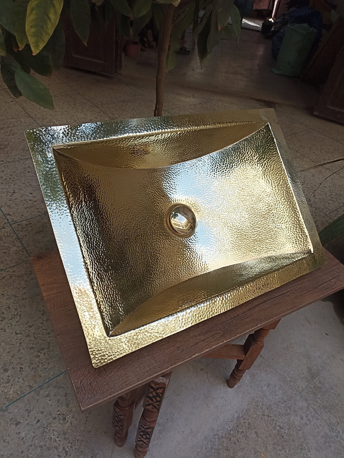 Handcrafted Hammered Brass Sink - Elegant Rectangular Undermount Design for Kitchen and Bathroom - Shiny Brass Finish.