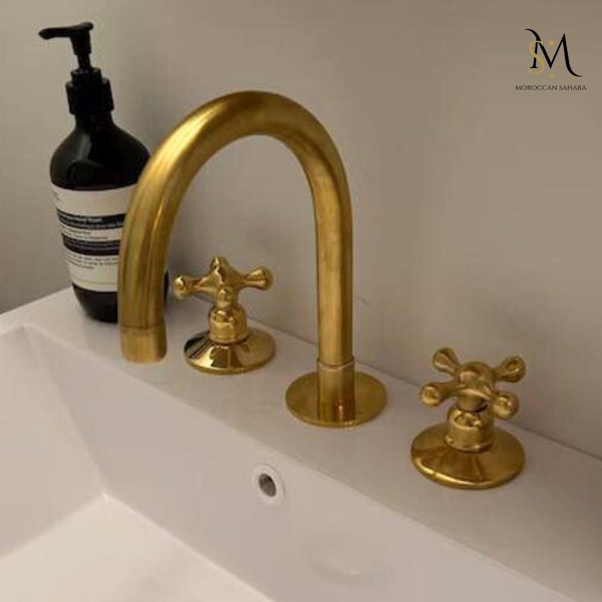 Unlacquered Solid Brass Widespread kitchen-Bathroom Faucet 3 Hole Two Handle Deck Mounted Bath Faucet
