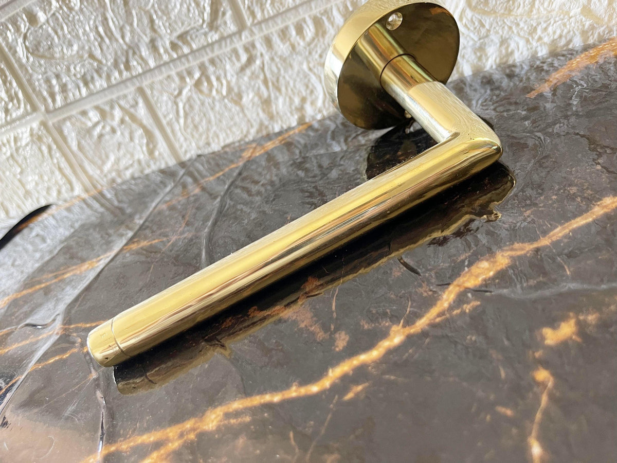Solid Brass Toilet Paper Holder, Wall-Mounted Toilet Roll Holder for Bathroom, Washroom Farmhouse Bathroom Paper Holder,