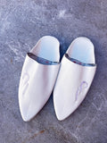 Artisan Moroccan Men’s Leather White Babouches, Hand-Stitched Sheepskin Slippers, Soft Leather Slides for Everyday Comfo