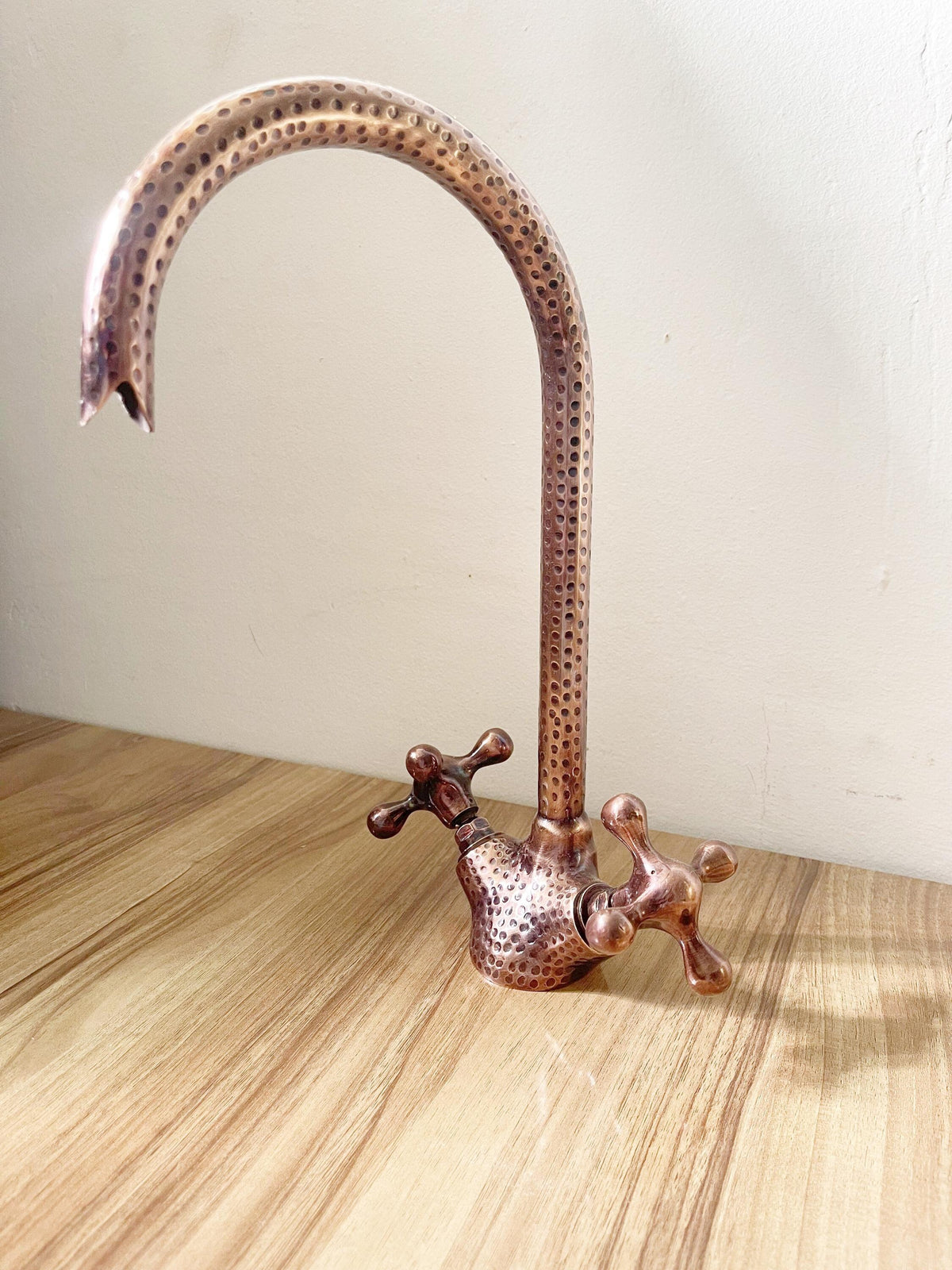 Handmade Copper Bathroom Faucet, Single-Hole Mixer Tap, Copper Finish, Modern Bathroom Sink Faucet, Elegant Copper Water