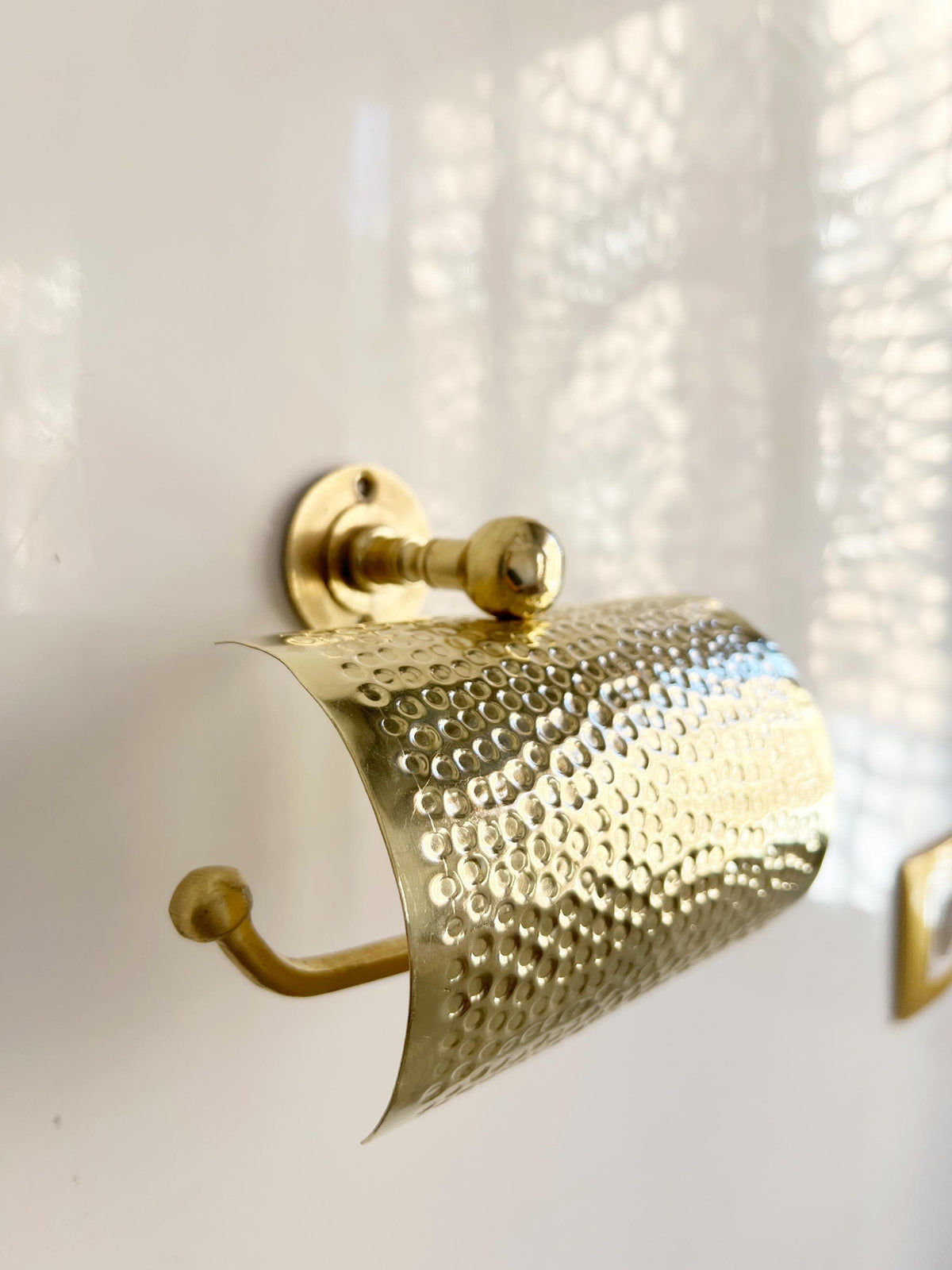 Solid Brass Toilet Paper Holder, Hammered Powder Room Roll Holder, Unlacquered Brass Bathroom Paper Holder, Elegant Bras