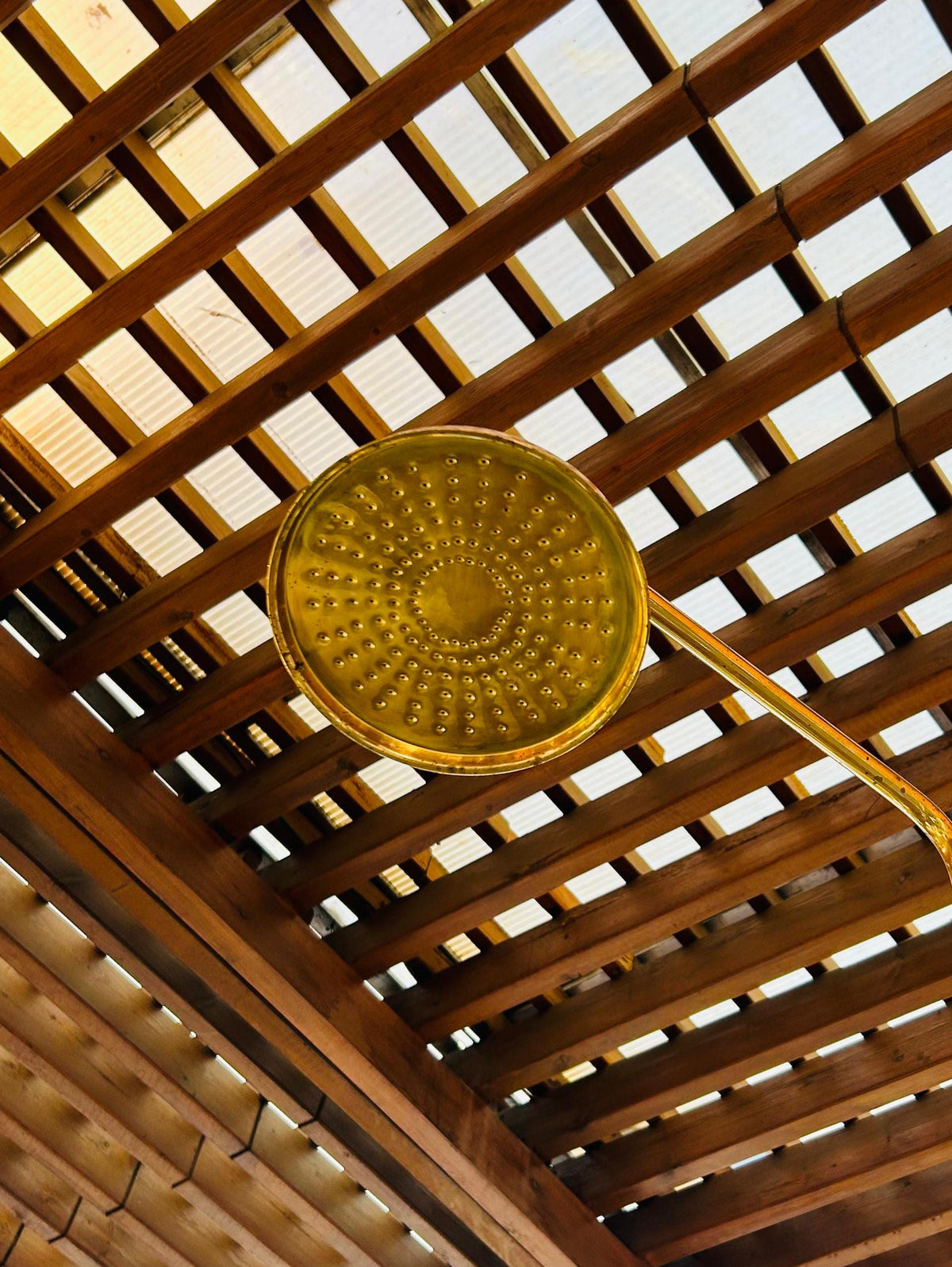 Large Round Handcrafted copper shower head.Indoor/Outdoor Premium Rain shower head, for Bathroom or Garden Showers.coppe