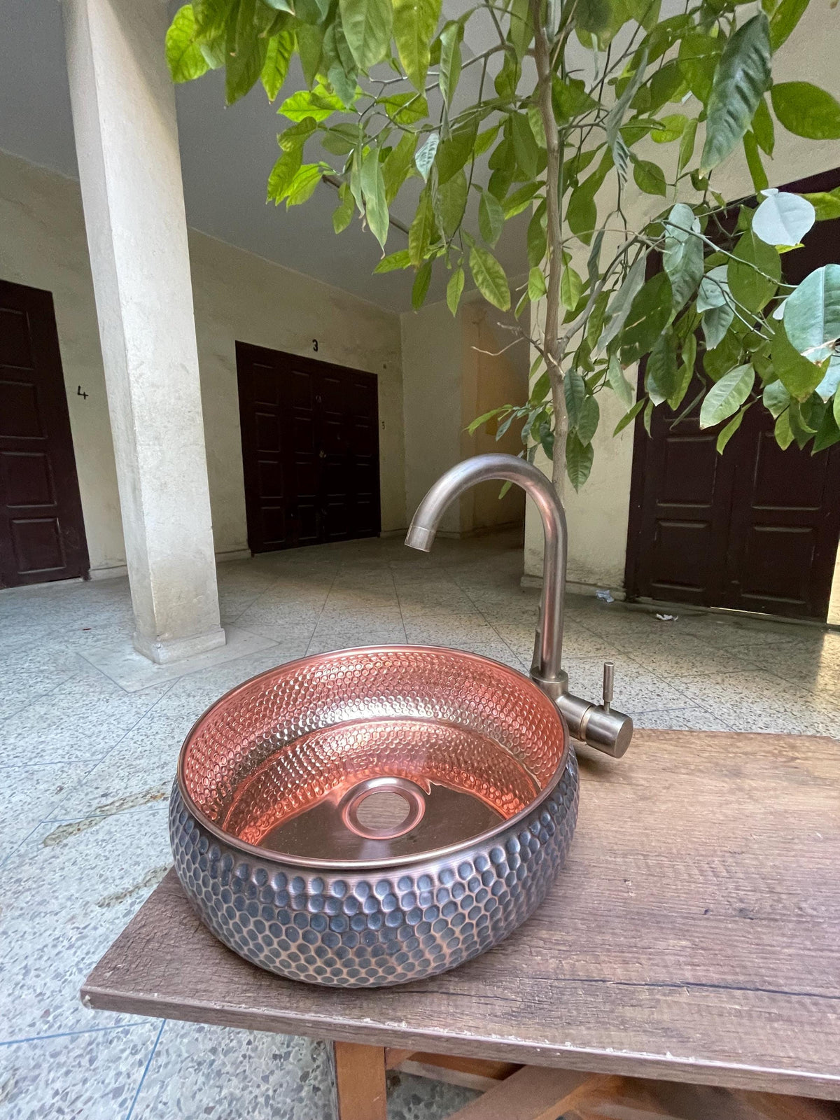Unlacquered copper kitchen sink