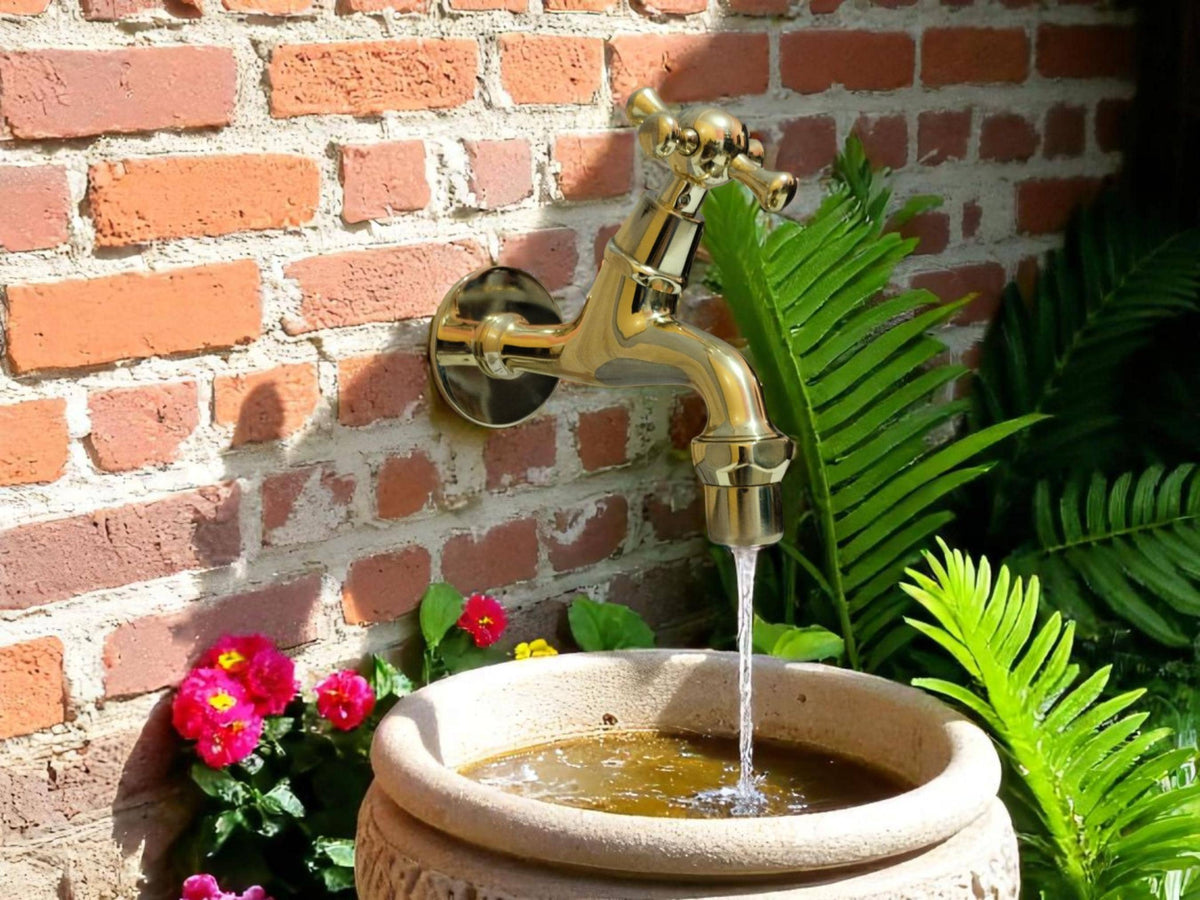 Solid Brass Wall Fountain Faucet: Outdoor Garden Spout