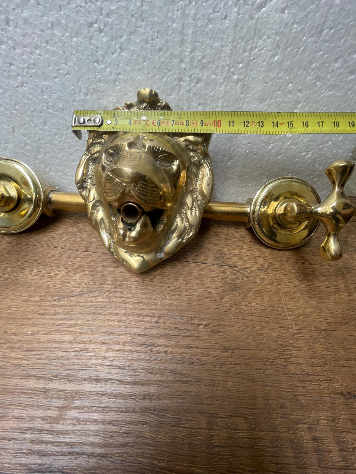 Exquisite Moroccan Wall-Mounted Brass lion Head Faucet - Enchant Your Garden with Artistic Elegance