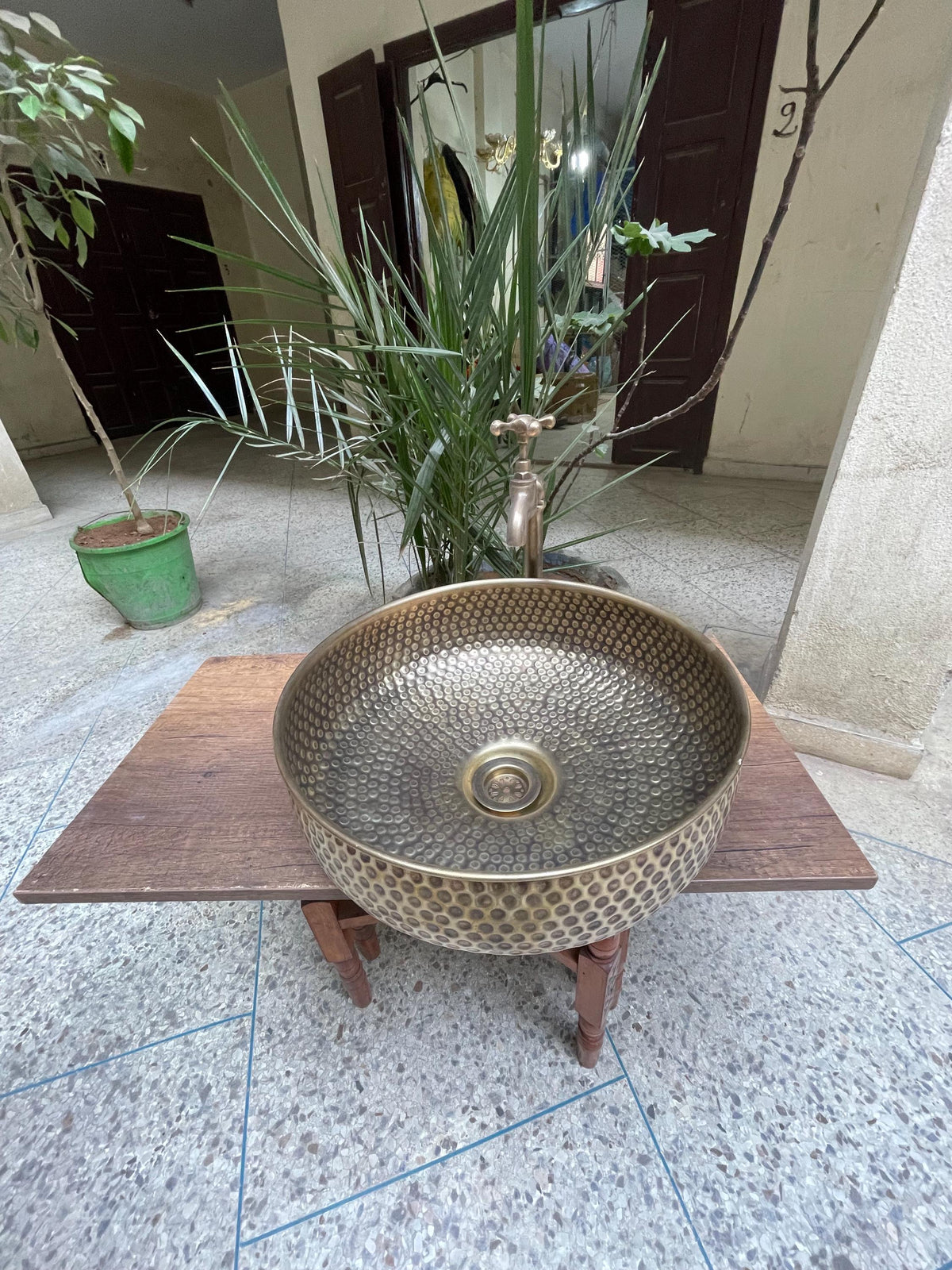 round sink, Moroccan sink in hand-engraved hammered brass, patina, handmade pattern