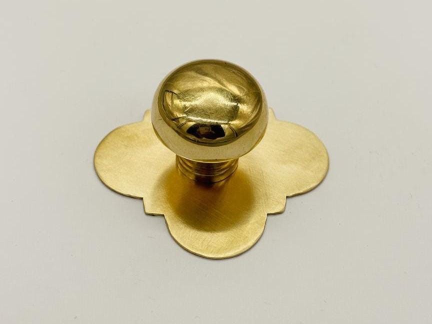 Set of Unlacquered Brass Cabinet Knobs, Antique Brass knobs, Brass Cabinet Door handle knob