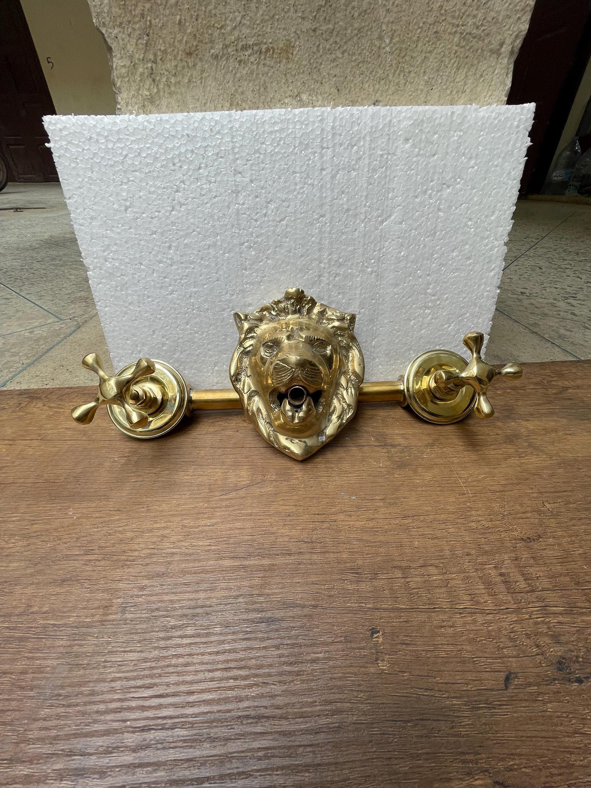 Exquisite Moroccan Wall-Mounted Brass lion Head Faucet - Enchant Your Garden with Artistic Elegance