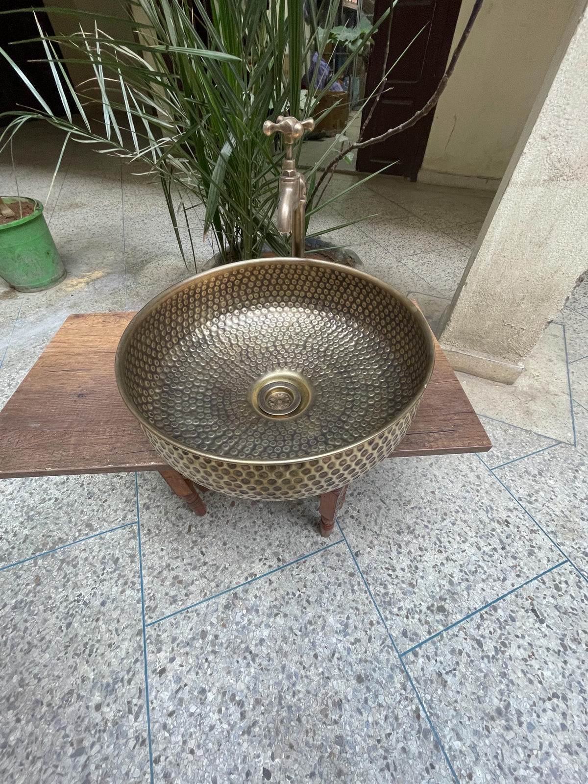round sink, Moroccan sink in hand-engraved hammered brass, patina, handmade pattern
