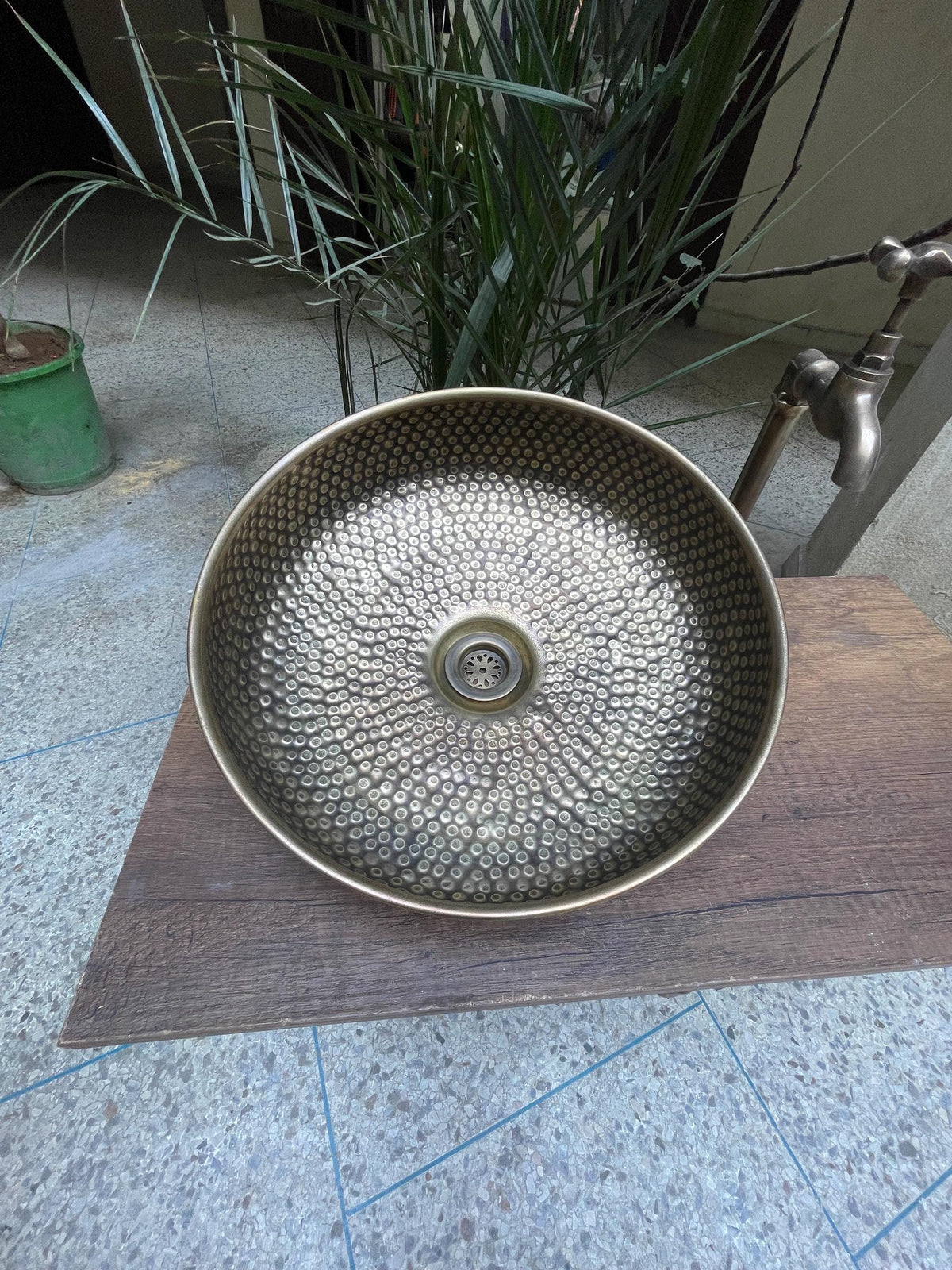 round sink, Moroccan sink in hand-engraved hammered brass, patina, handmade pattern