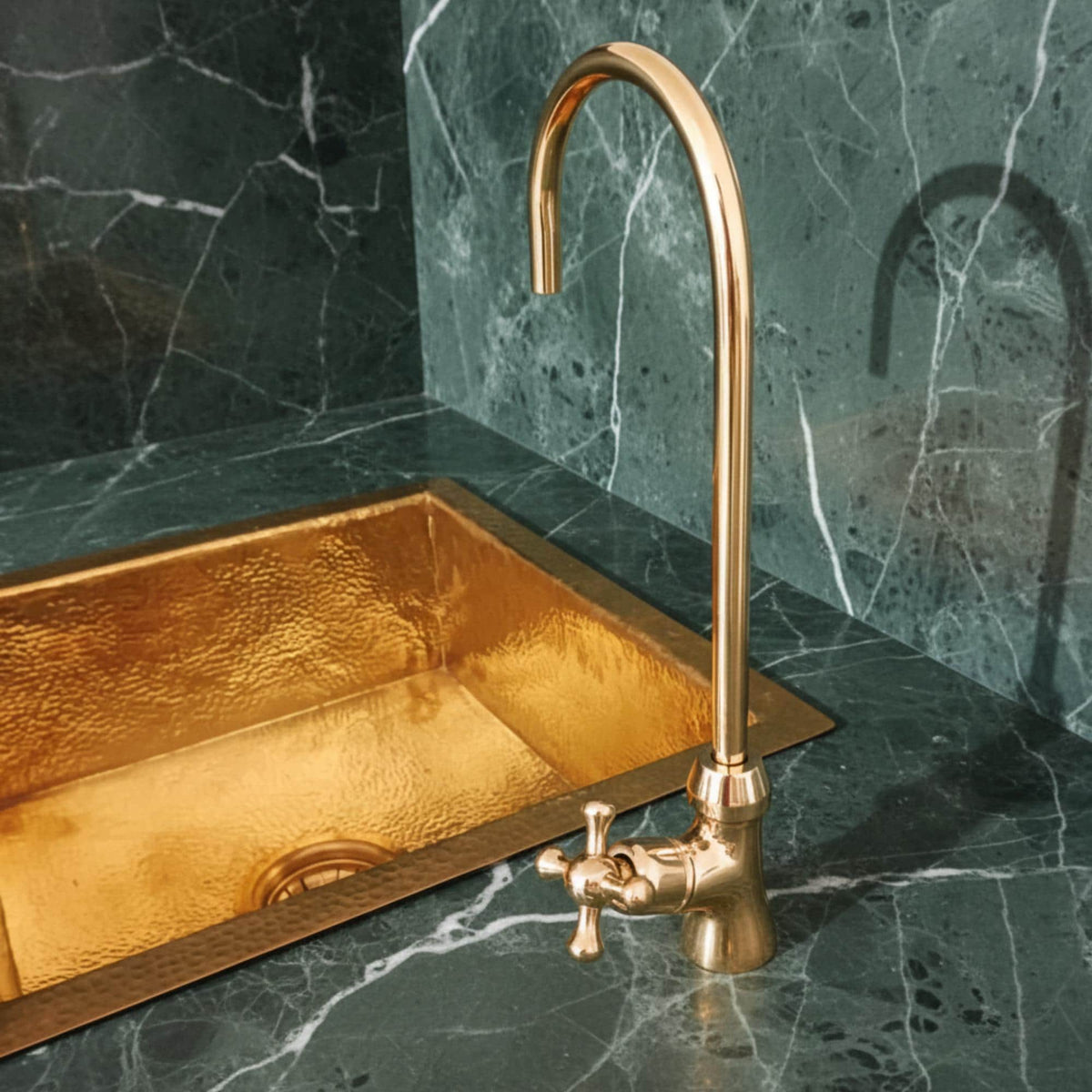 Unlacquered brass water filter faucet