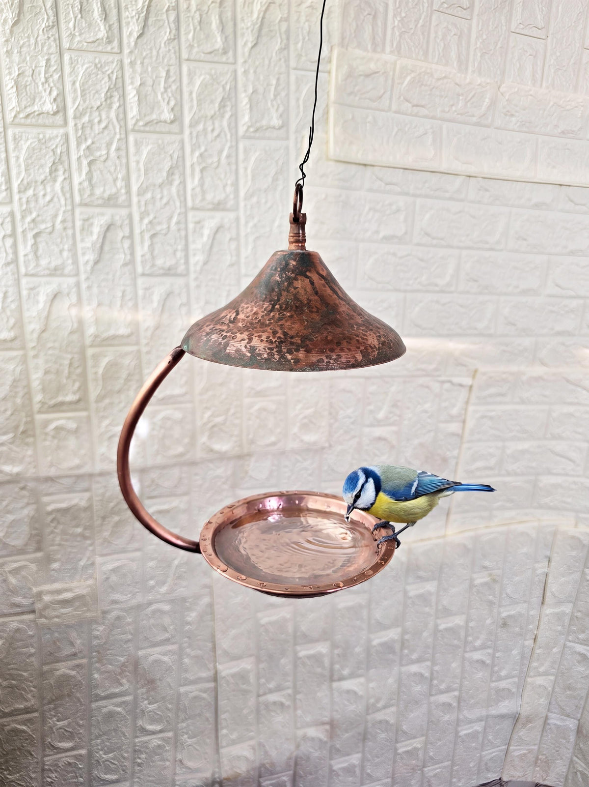 Hanging Copper Bird Feeder with Roof Guard, Hand Hammered Solid Copper Bird Water Drinker, Fly-Thru Roofed Bird Bath Out