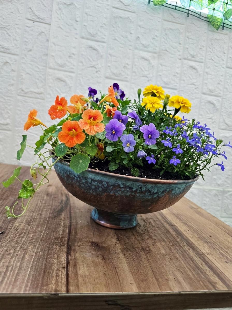 Flower Pot Planter, Round Hammered Copper Planter Bowl, Green Patina Copper Plant Pot, Rustic Pedestal Garden Planter, I